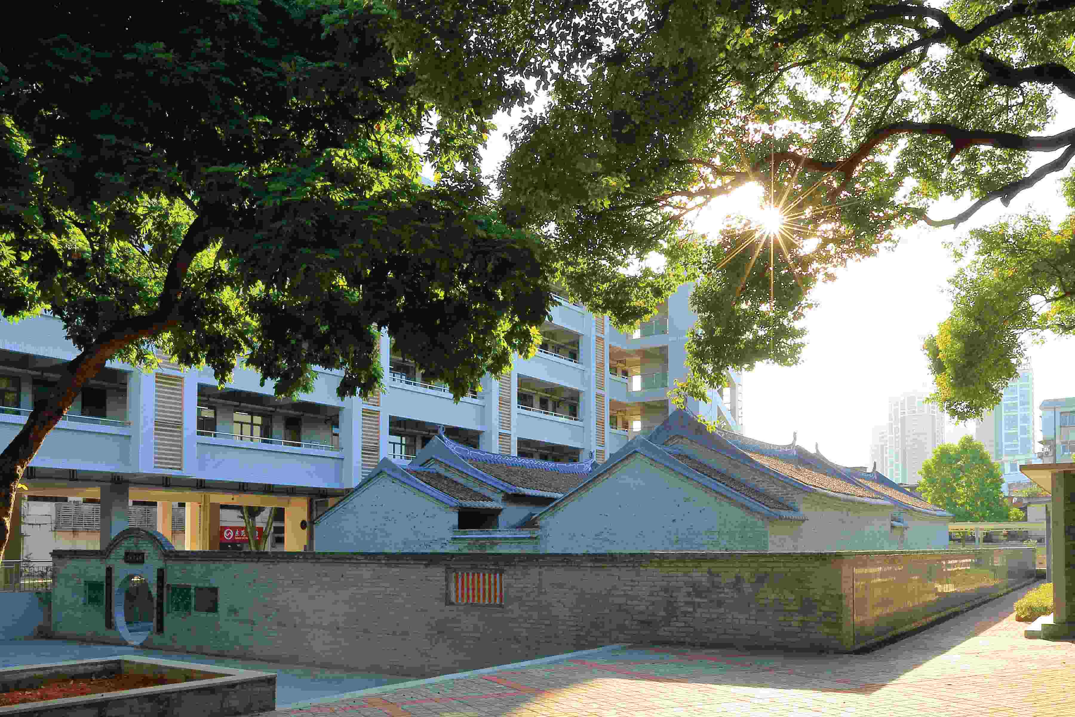 东莞中学